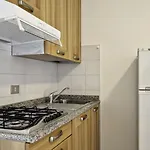 Rooftop Pool Retreat In شقة