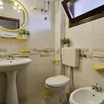 شقة Rooftop Pool Retreat In بيبيوني